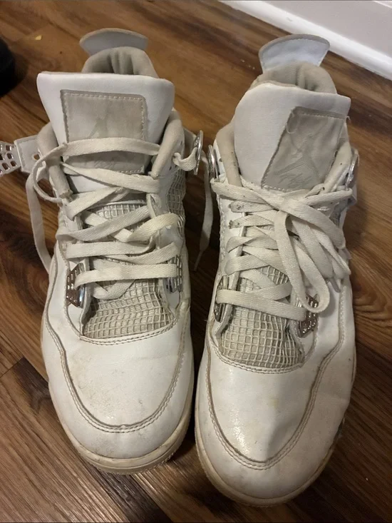 Jordan Retro High-Top Sneakers in Off-White and Cream