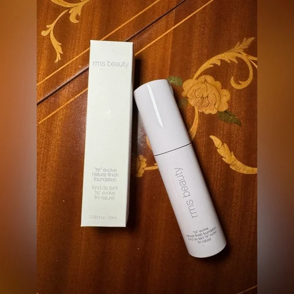 RMS Beauty 11.5 “Re” Evolve Natural Finish Foundation