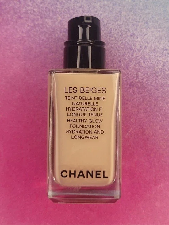 Chanel Les Beiges Healthy Glow Longwear Foundation BR22