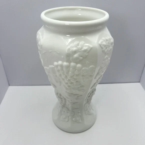 Westmorland Paneled Grape Pickle Jar 12