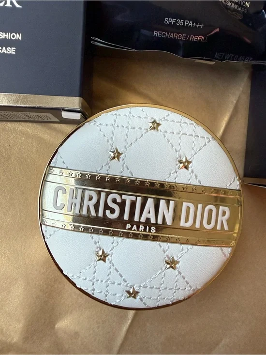 DIOR Forever Mirrored Cushion Foundation Embroidered PLUS FOUNDATION #0N