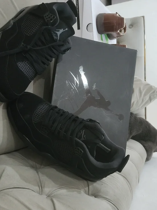 Jordan Men's All-Black Retro Basketball Sneakers