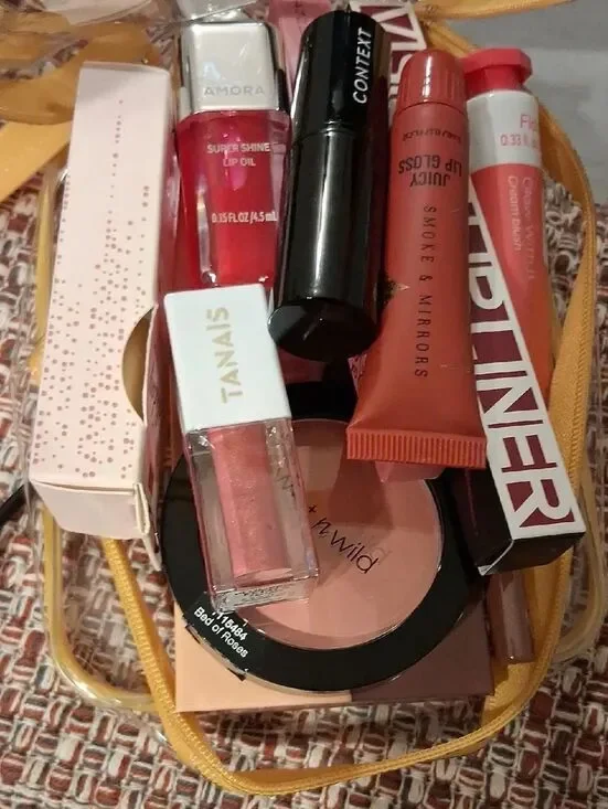 12 Piece Makeup With Makeup Bag Assorted New Products