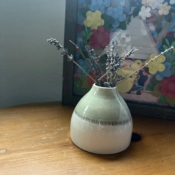 Chic Two-Tone Ceramic Vase