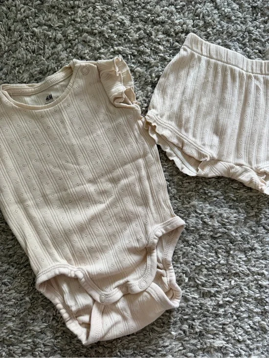 H&M Cream Ribbed Baby Bodysuit with Matching Shorts