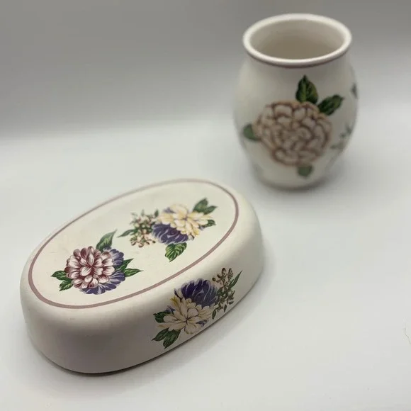 Floral ceramic vanity bathroom set soap dish grandmacore cottagecore 1980s decor