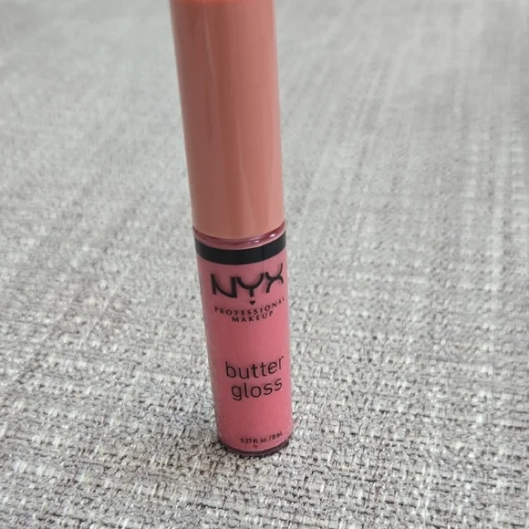 NYX Pink‎ Lip Gloss Butter Shine