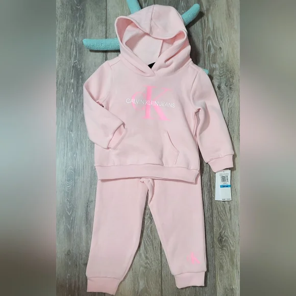 Toddler girl's Calvin Klein 2 PC pink hoodie, jogger set sweat suit Size 24 mo.