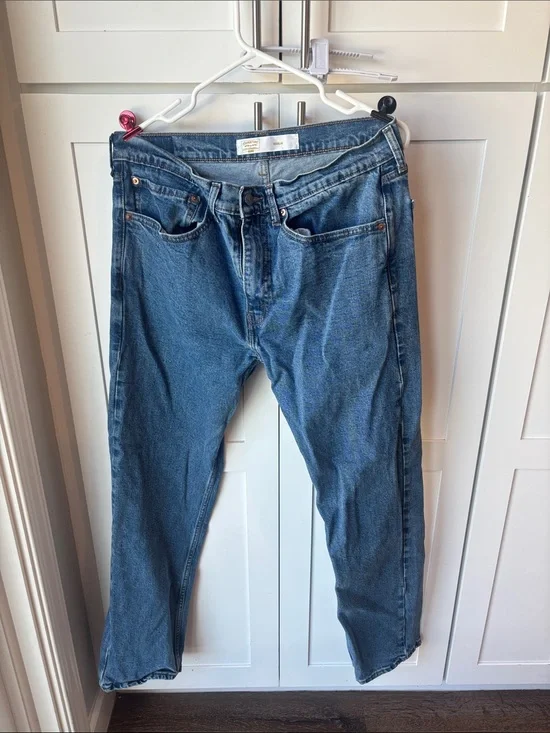 Levi's Relaxed Fit Jeans in Medium Blue Denim (34x32)