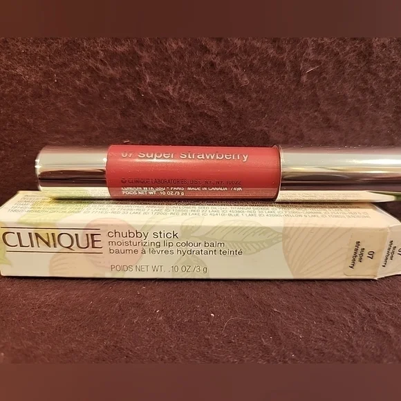 Clinique Chubby Stick Moisturizing Lip Colour Balm #07 Super Strawberry