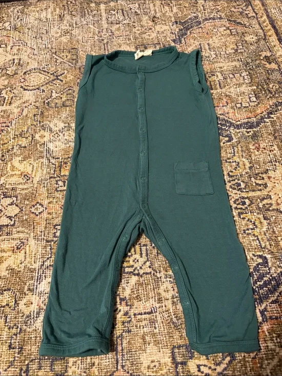 Sleeveless snap button-down romper