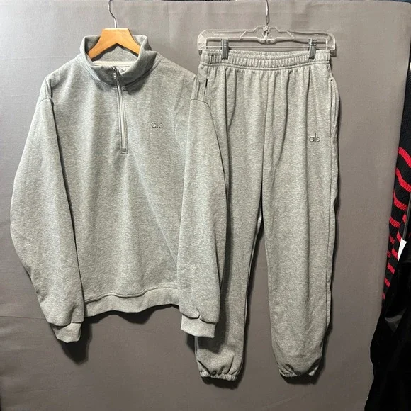 Alo Yoga Mens Heather Gray Quarter Zip Jacket and Jogger Pants Set Size Large