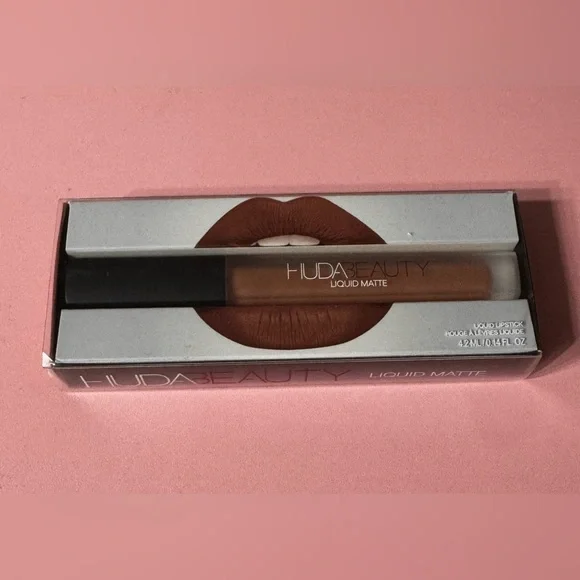HUDA BEAUTY Liquid Matte Lipstick - Shade Girlfriend 4.2ML/0.14FL OZ