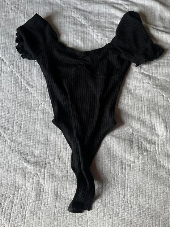 SHEIN Black Ribbed Puff Sleeve One-Piece Bodysuit for Kids