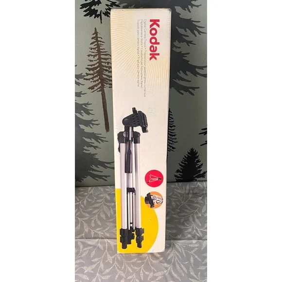 Kodak‎ Digital Camera Tripod Aluminum 53 Inch Adjustable Pan Tilt Head with Case