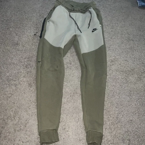 Nike Sportswear Tech Fleece Joggers Olive Green Tapered Sweatpants Small