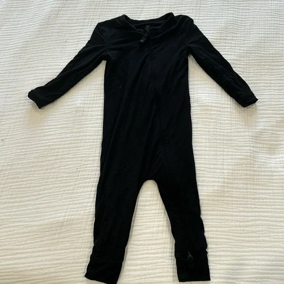 Unisex snuggle up one piece Saint Haven