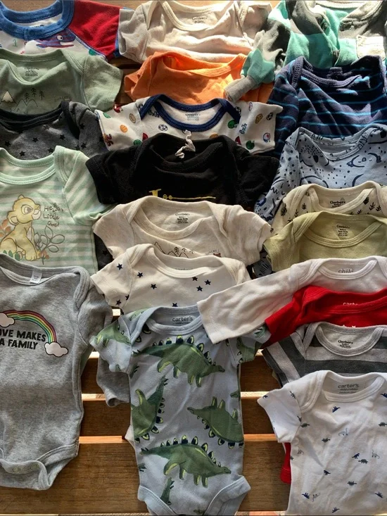EUC lot of 21 Onsies Bundle Solids and Prints Size Newborn