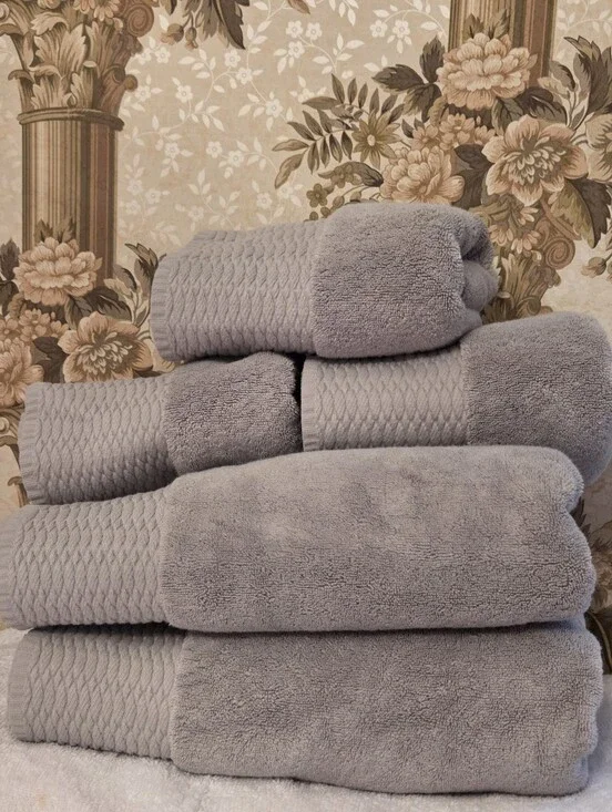 Frontgate 5 Piece Towel Set Carbon Gray EUC 2 Bath Towels, 3 Hand Towels