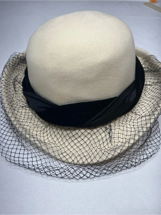 Vintage White‎ Wool Felt Cocktail Hat Black Veil Bow USA Church Wedding