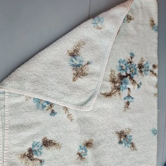 Vintage 70s Cannon Bath Towel Teal Blue Green Floral Hollywood Regency