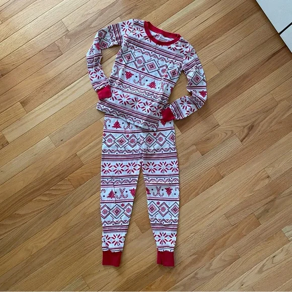 Children's PJ Place size 6 Kids Red and White Christmas Pajama Set. Unisex