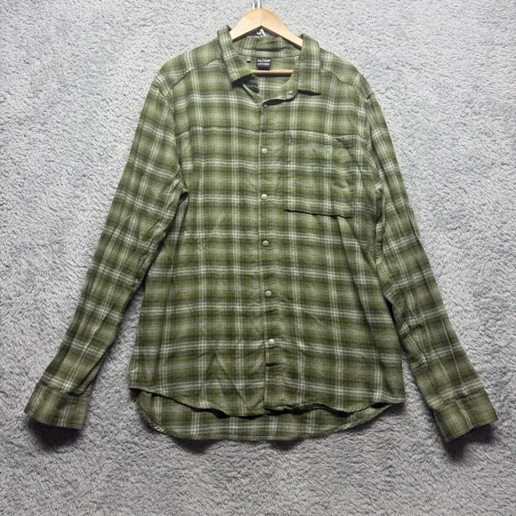 Under Armour Flannel Shirt Mens XL Green Plaid Snap Up Long Sleeve Pocket Logo