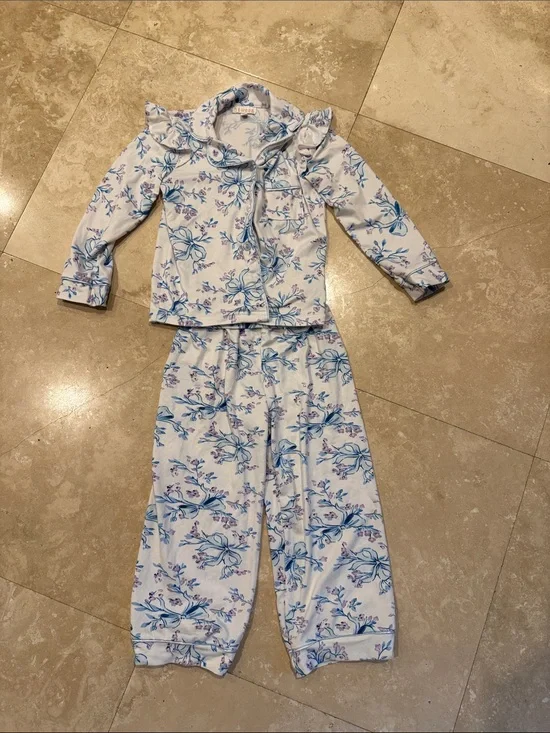 btween White and Blue Floral Ruffle-Trim Pajama Set