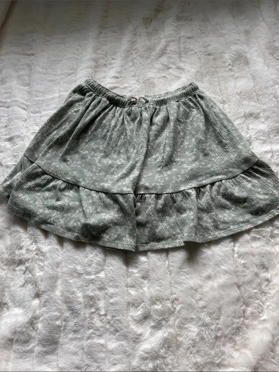 🎁Carter's Sage Green Tiered Ruffle Skort