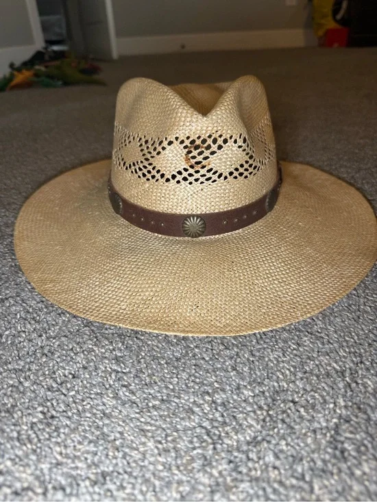 Women’s Western Charlie Horse straw hat with brown concho band