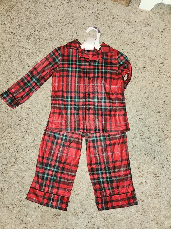 Wondershop Red and Green Plaid Kids Pajama Set For Boys Size 2T