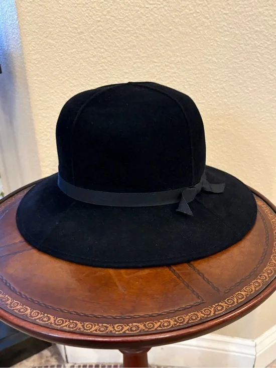 Vintage Louise Green Women Black Minimalist Hat Size One Size