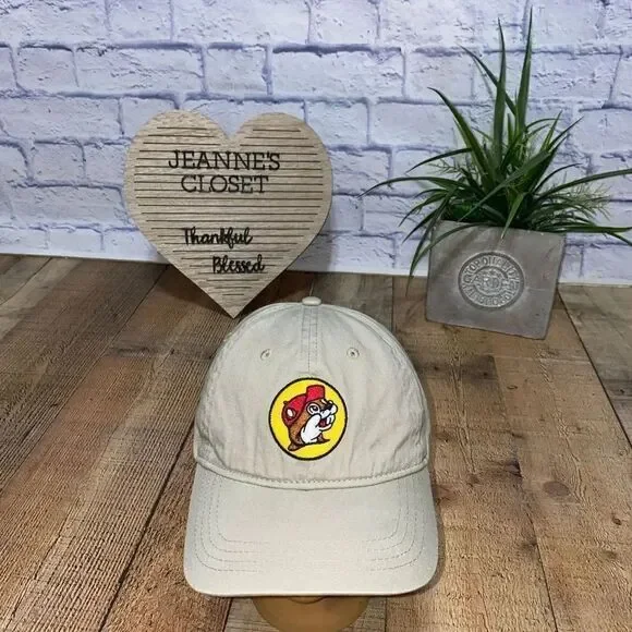Adjustable khaki Buc-ee's baseball hat Bucees