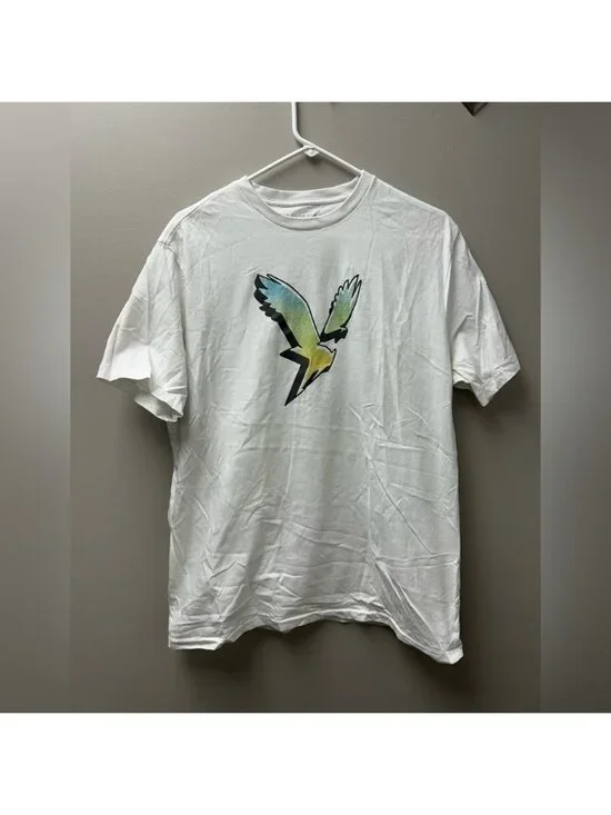 American Eagle Men's White Graphic T-Shirt‎ Size L