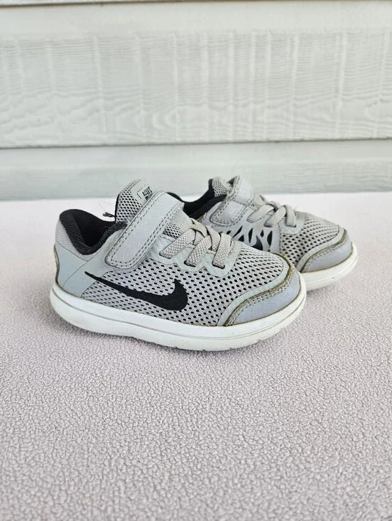 Nike Flex 2016 RN Athletic Sneaker Toddler SZ 7C Grey Hook & Loop 834280-002