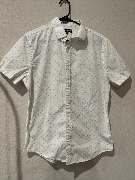Express Men’s White Short-Sleeve Button-Up Shirt with Micro Dot Print Size L
