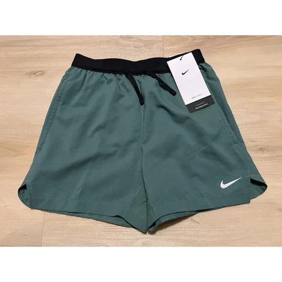 Nike Training Shorts Kids‎ Small Green Dri-FIT Athletic Swoosh Logo FB1294-361