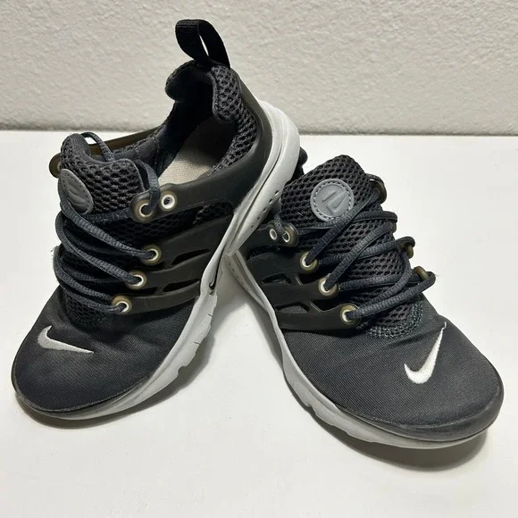 Nike Air Presto Black White Kids Running Shoes 844766-015 Size 1Y