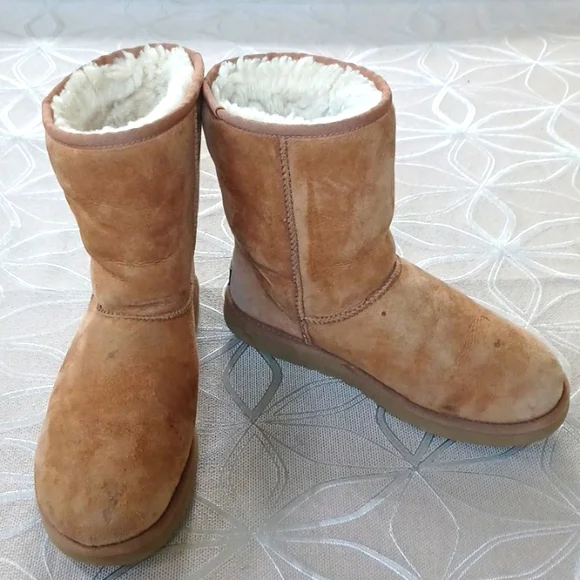 UGG Classic Short Boots!