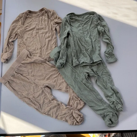 Solly Baby Two Matching Sets Top Bottom Cozy Beige Green Pajama‎ Sets Size 0-3M