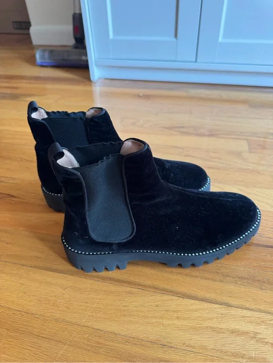 Black Velvet Chelsea Boots - Stylish Slip-On Ankle Boots