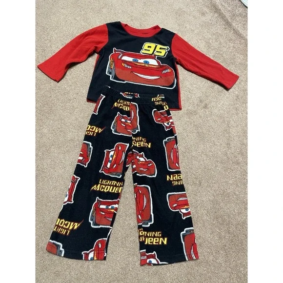 Disney Pixar Cars 2‎ Lightning McQueen Toddlers Pajama Set Red Black Yellow 4T