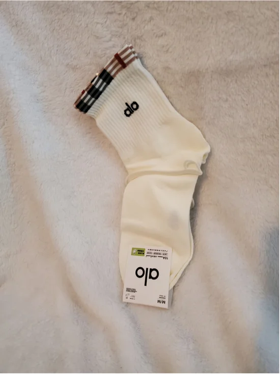 Alo everyday White and Beige Plaid Crew Socks women size 7-10