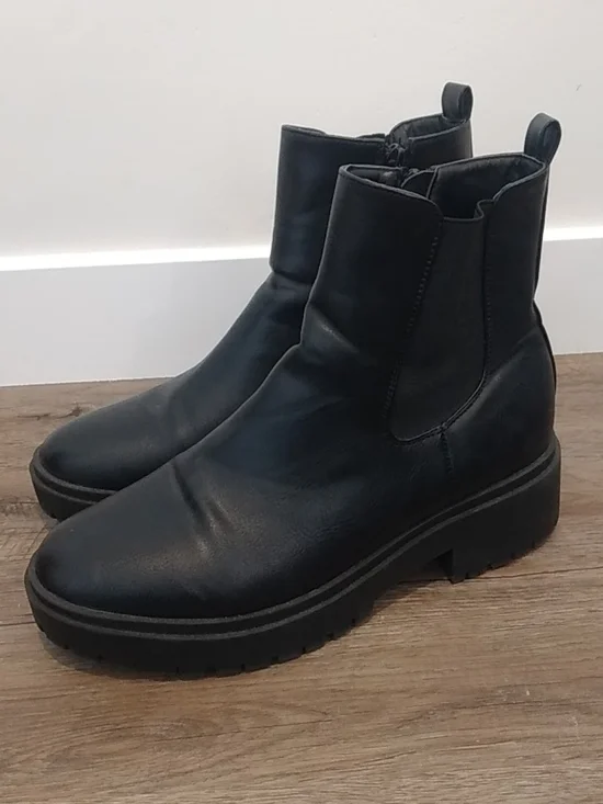 Black Chelsea Platform Ankle Boots, Booties Made In Italy - Women Size 8.5M