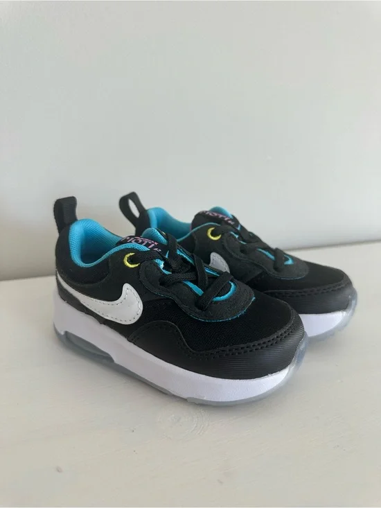 Nike Air Max Motif Black Blue Lightning Slip On Sneakers