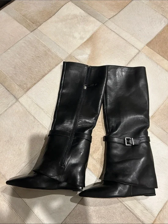 SCHUTZ Black Leather Mid-Calf Women’s Boots with Buckle