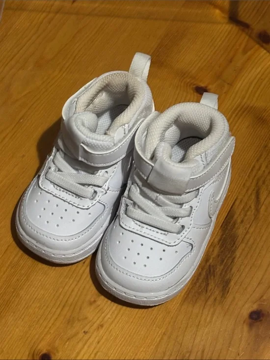Nike Kids White High-Top Sneakers with Hook-and-Loop Strap 4C