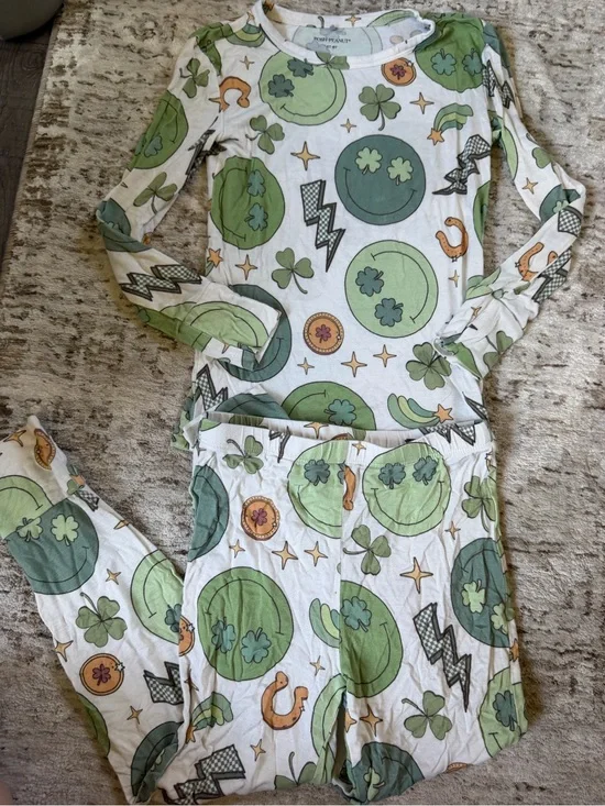 5-6T Posh Peanut Lucky Clover Printed Pajama Set - Green & White