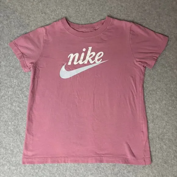 Nike YOUTH Sportswear Pink Graphic Logo T-Shirt - Size M