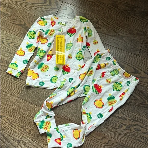 Festive Ornament Print Long-Sleeve Top and bottom pj set 3t toddler holiday